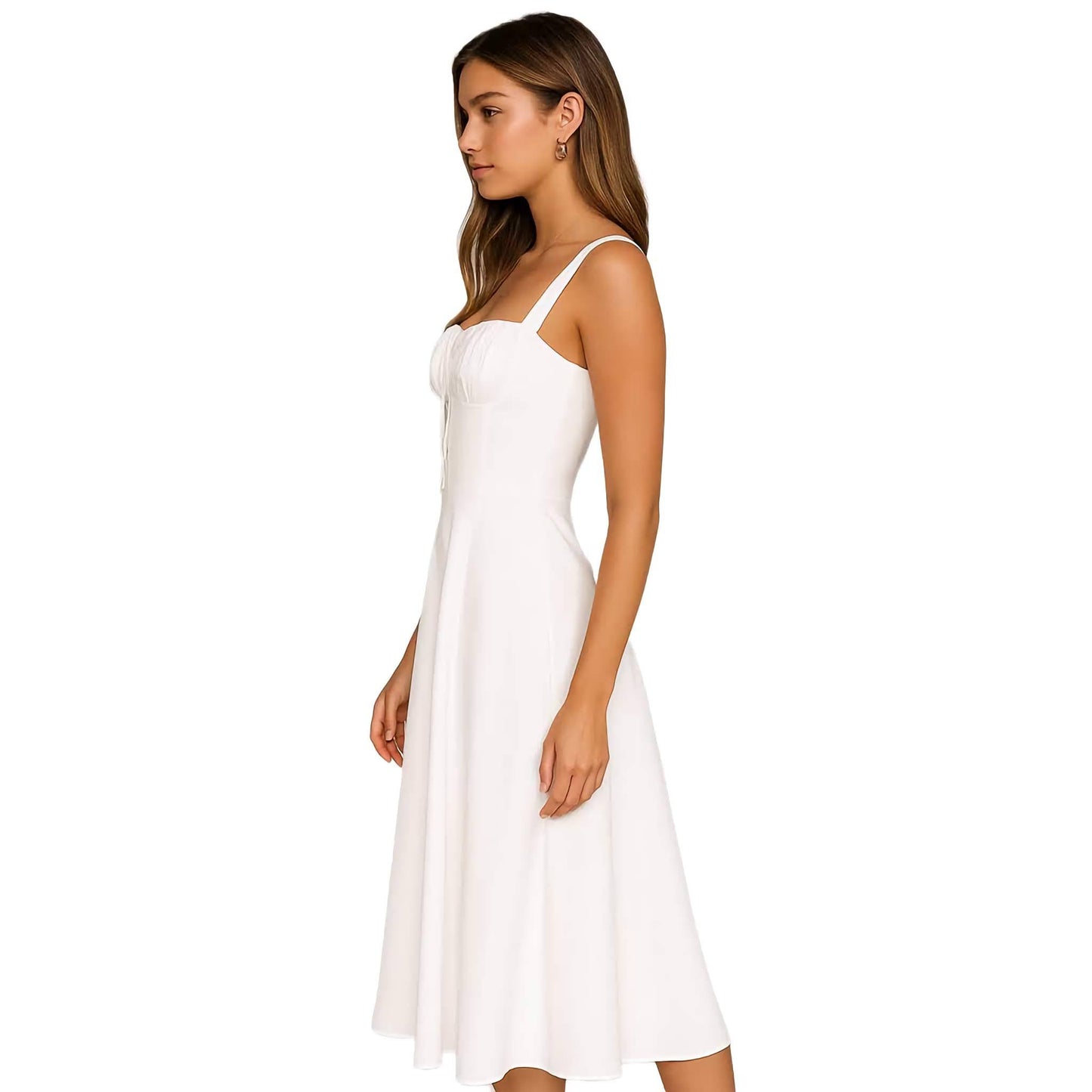 Romantisches weißes Midikleid mit zarter Raffung und femininer Silhouette