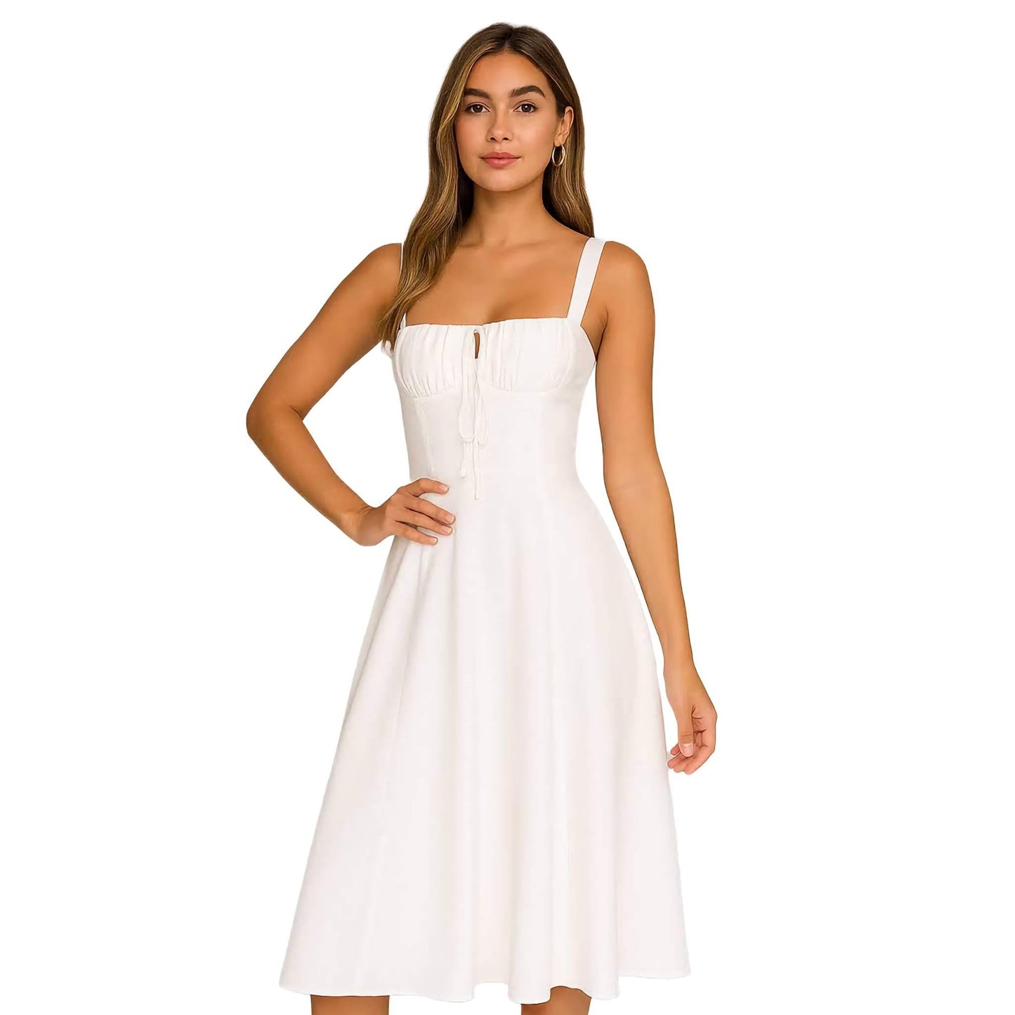 Romantisches weißes Midikleid mit zarter Raffung und femininer Silhouette